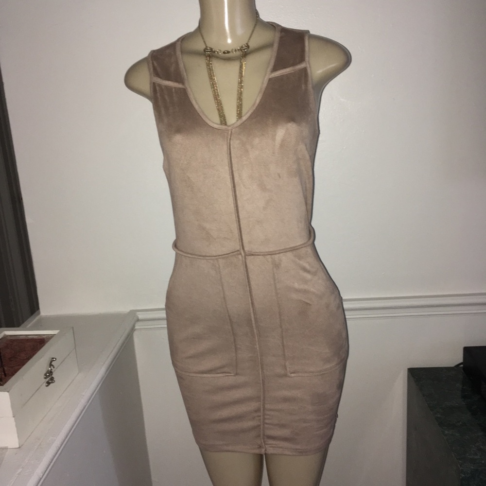 Gorgeous mini body con by Siena Sky